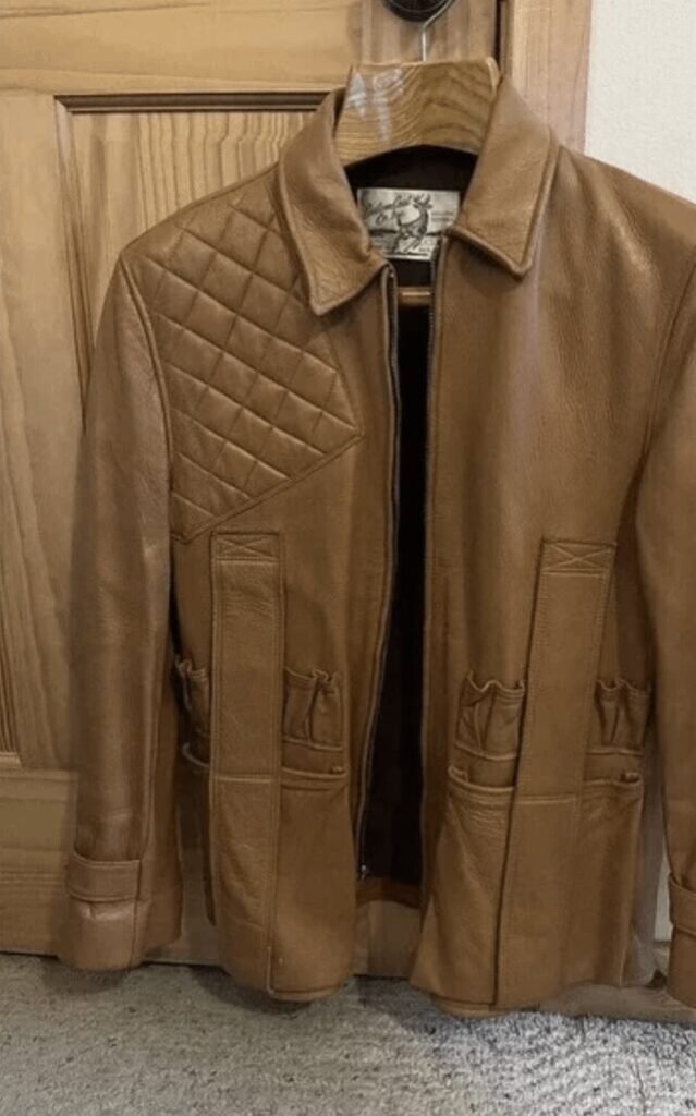 ​What are the little finger-sized pockets for on this leather jacket?