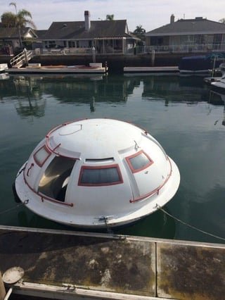 What the heck kinda boat is this? Round UFO saucer shaped boat